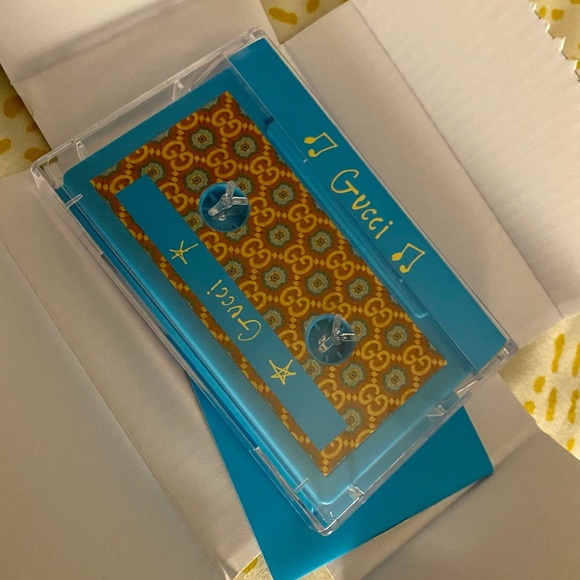 Gucci exclusive holiday 2021 cassette tape usb - Picture 3 of 6